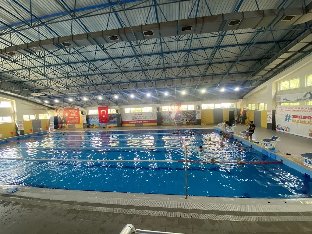İTO Yakacık Yüzme Havuzu — Yüzme Havuzları, Kartal · fotoğraf 1