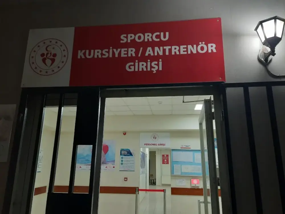 İTO Yakacık Yüzme Havuzu — Yüzme Havuzları, Kartal · fotoğraf 2