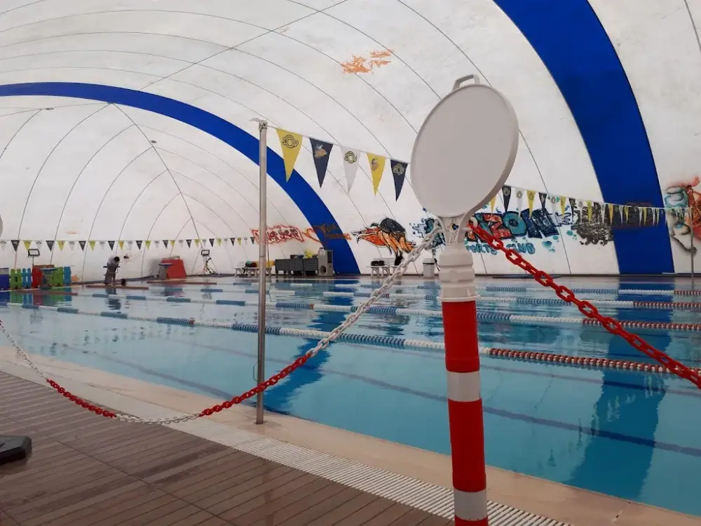 Kartal Yüzme Havuzu Teknik Yüzme Su Sporları Kulübü — Yüzme Havuzları, Kartal · fotoğraf 4