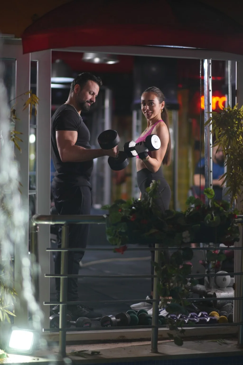 CAROLINE FITNESS & Fitness Kulübü & Havuzlu Spor Tesisi & En İyi Spor Kulüpleri — Yüzme Havuzları, Kartal · fotoğraf 1