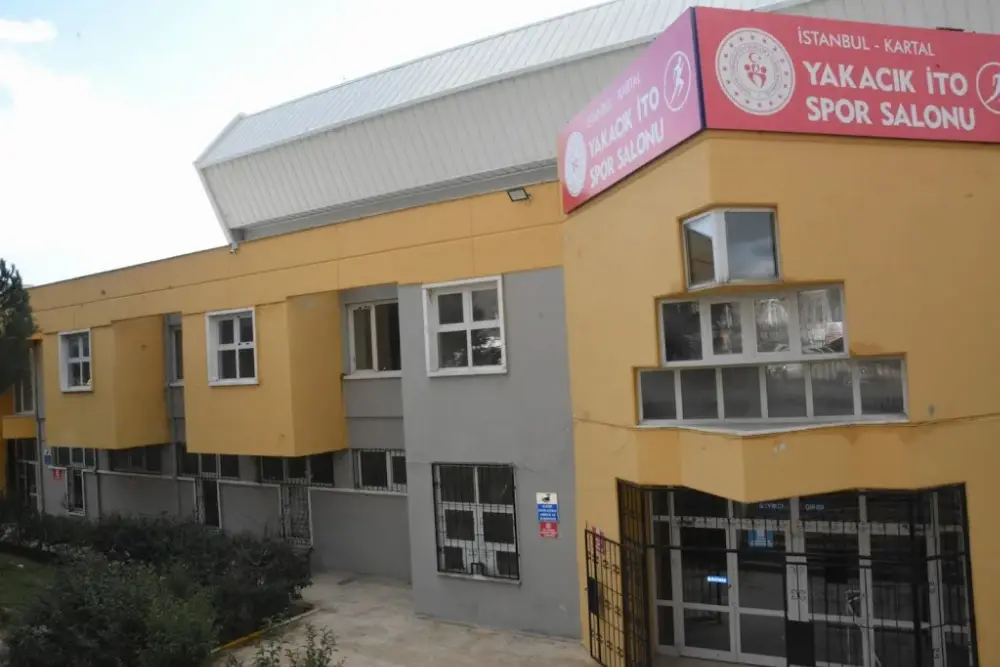 YAKACIK İTO SPOR SALONU — Yüzme Havuzları, Kartal · fotoğraf 2