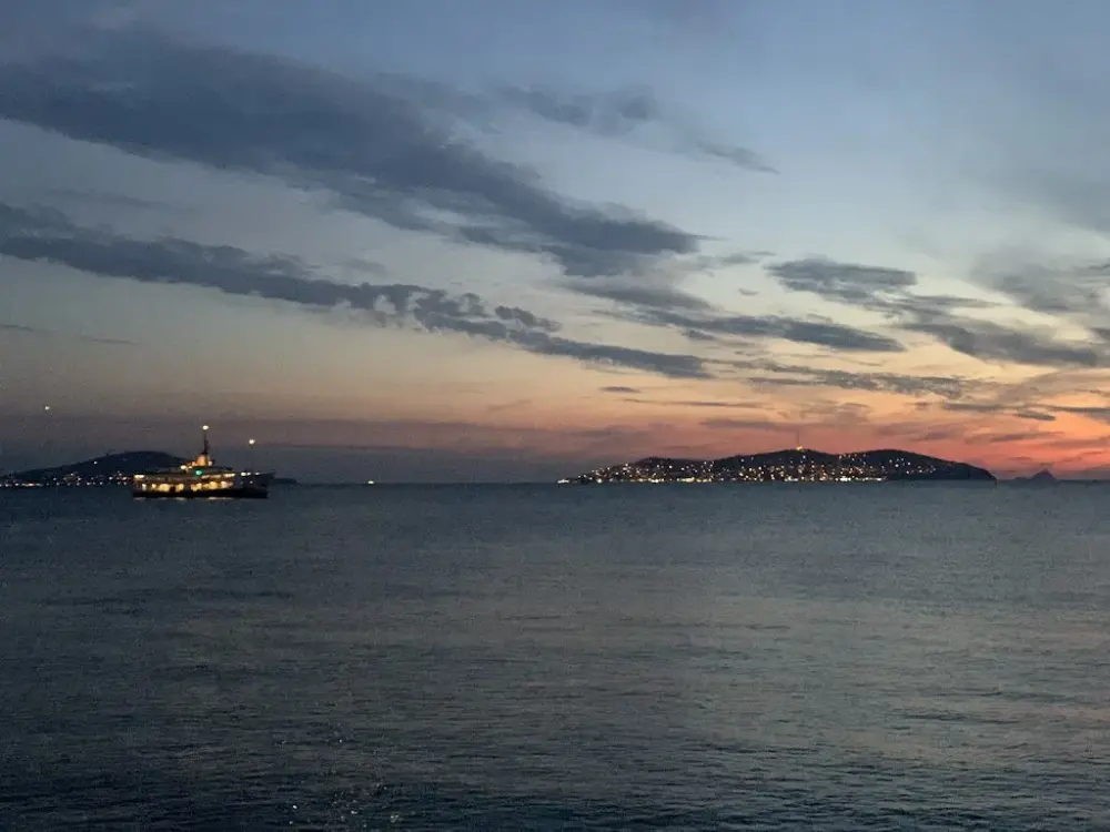 Karayemiş Tesisleri — Yüzme Havuzları, Kartal · fotoğraf 2
