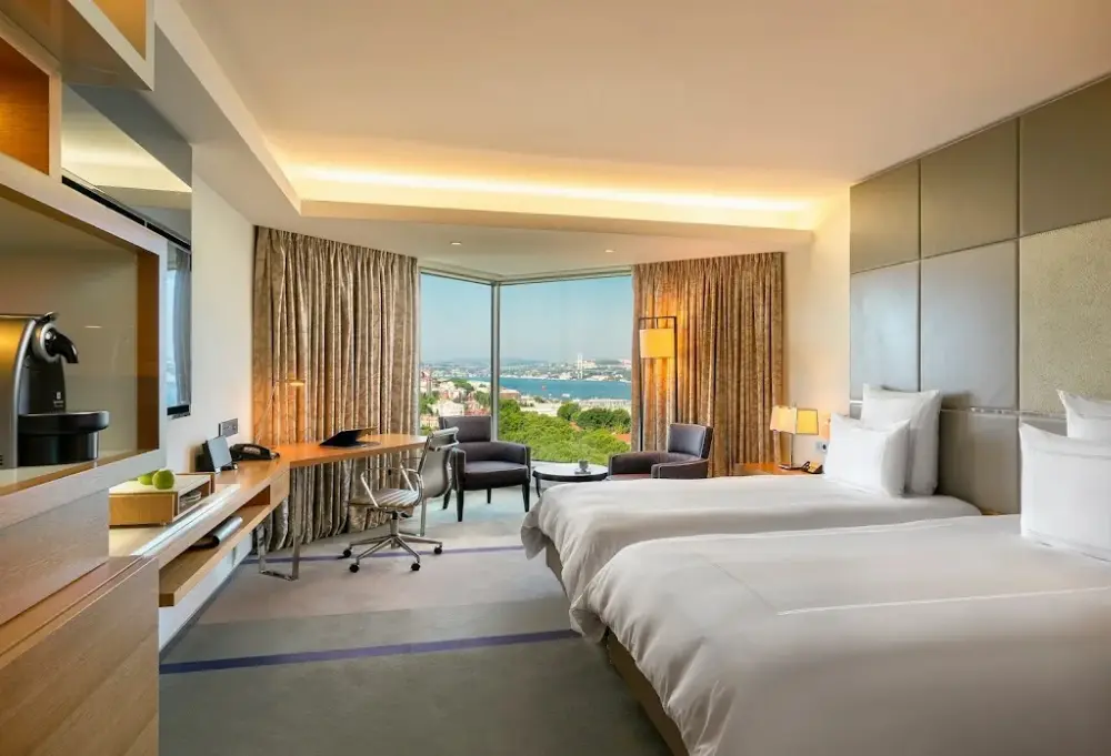 Swissôtel The Bosphorus - İstanbul — Yüzme Havuzları, Beşiktaş · fotoğraf 2