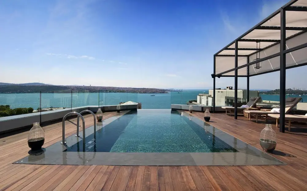 Swissôtel The Bosphorus - İstanbul — Yüzme Havuzları, Beşiktaş · fotoğraf 3