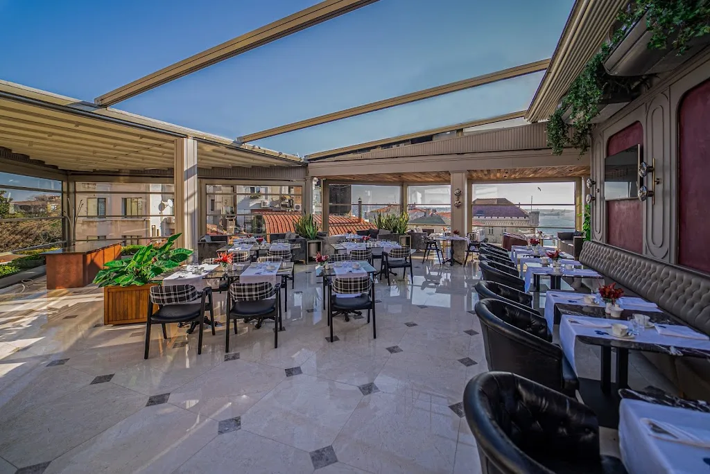 CVK Park Bosphorus Hotel Istanbul — Yüzme Havuzları, Beyoğlu · fotoğraf 1