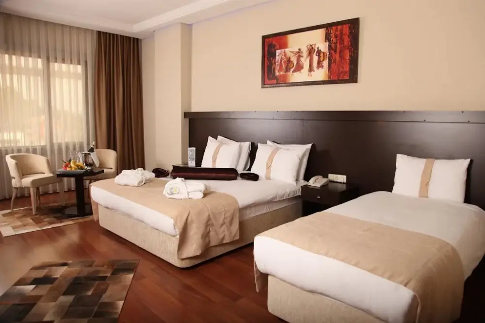 Ortakoy Princess Hotel — Yüzme Havuzları, Beşiktaş · fotoğraf 2