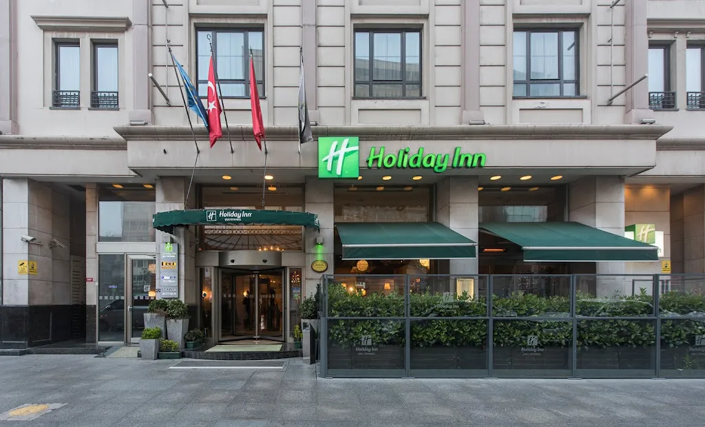 Holiday Inn Istanbul Şişli — Yüzme Havuzları, Şişli · fotoğraf 1