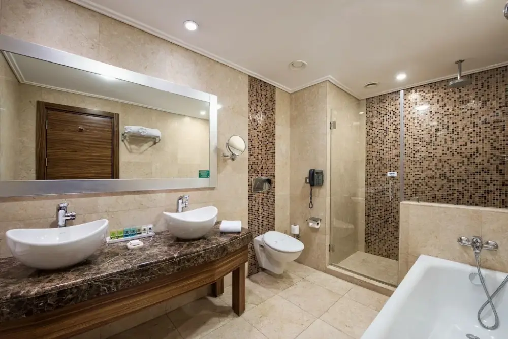 Holiday Inn Istanbul Şişli — Yüzme Havuzları, Şişli · fotoğraf 4