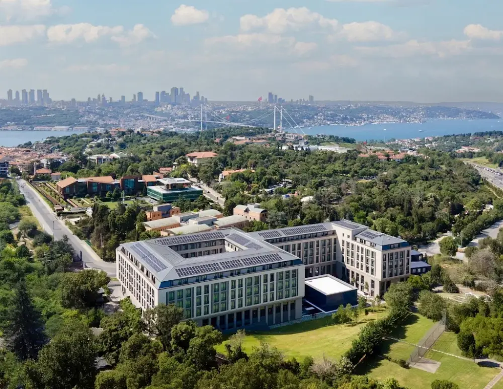 Altunizade Suites Istanbul, Curio Collection by Hilton — Yüzme Havuzları, Üsküdar · fotoğraf 4