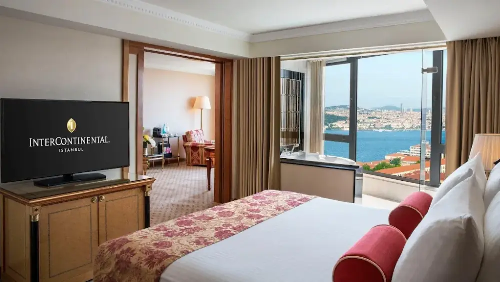 InterContinental Istanbul by IHG — Yüzme Havuzları, Beyoğlu · fotoğraf 2