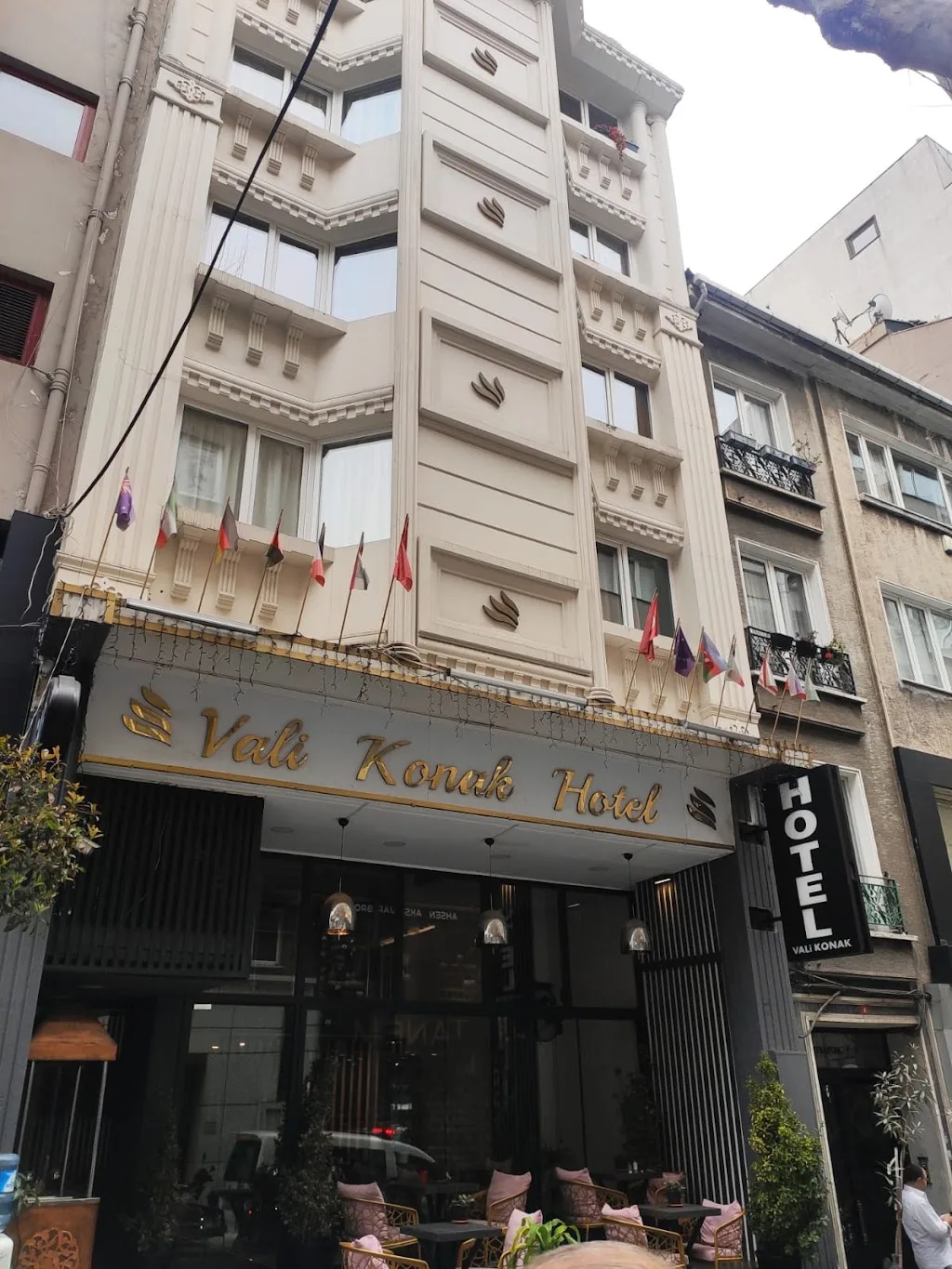 Vali Konak Hotel — Yüzme Havuzları, Şişli · fotoğraf 1
