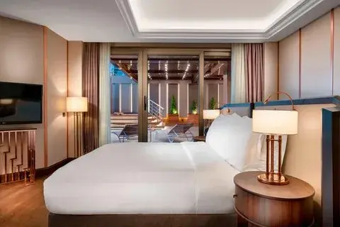 The Ritz-Carlton, Istanbul — Yüzme Havuzları, Şişli · fotoğraf 2