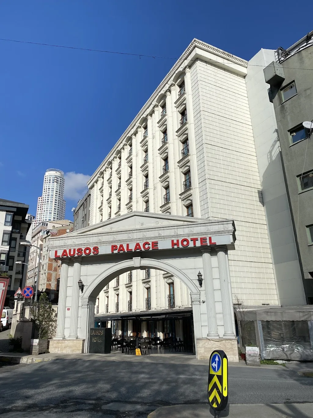 Lausos Palace Hotel Şişli — Yüzme Havuzları, Şişli · fotoğraf 1