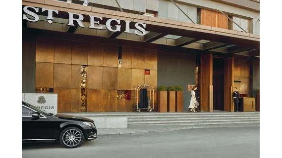 The St. Regis Istanbul — Yüzme Havuzları, Şişli · fotoğraf 1