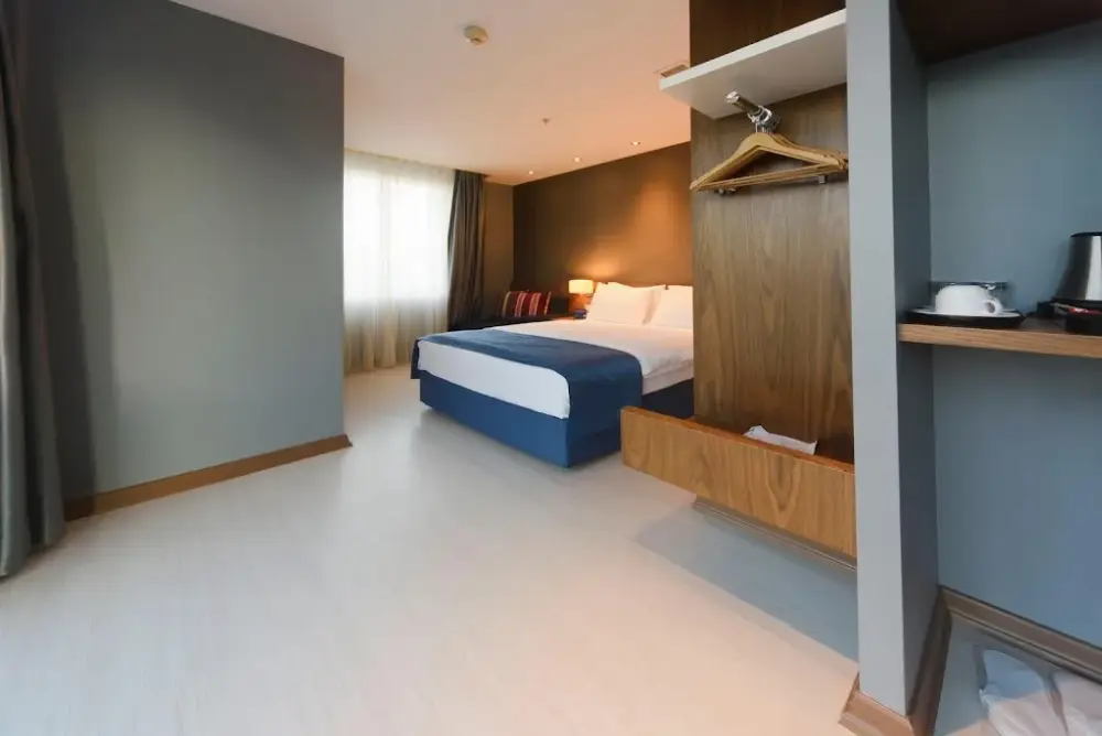 Holiday Inn Express Istanbul - Altunizade — Yüzme Havuzları, Üsküdar · fotoğraf 4