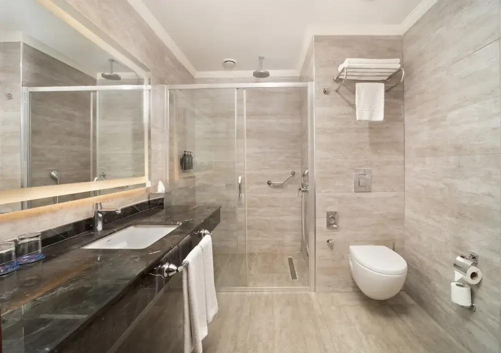 TRYP by Wyndham Istanbul Sisli — Yüzme Havuzları, Şişli · fotoğraf 3