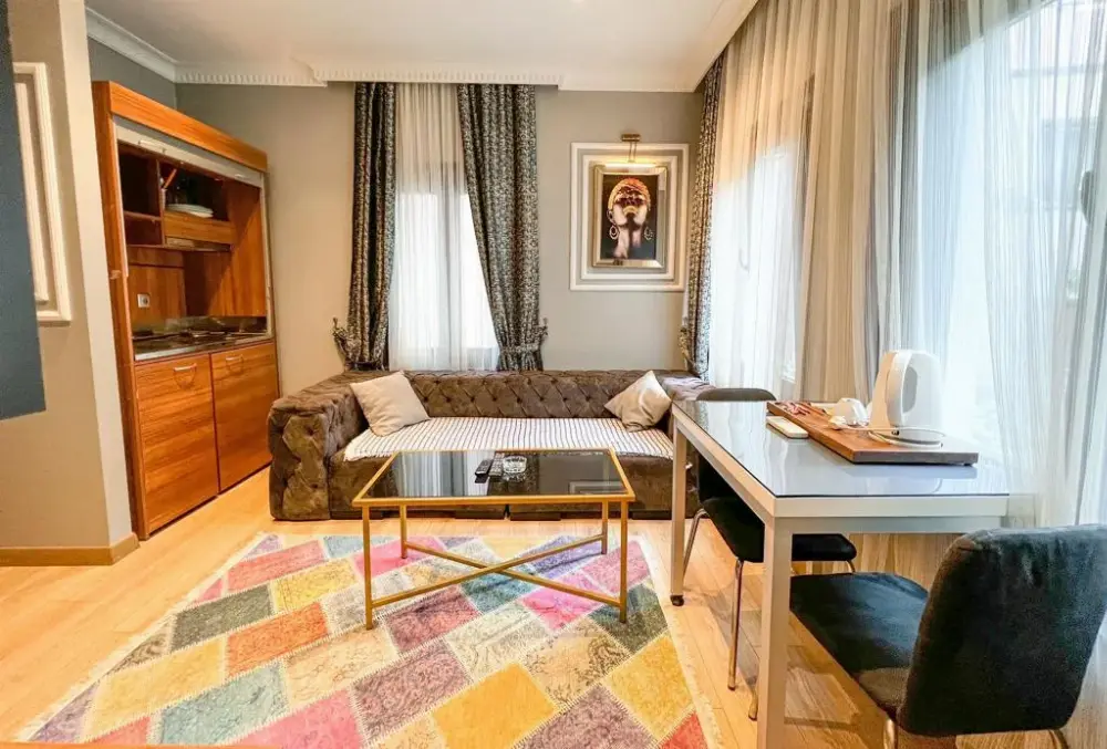 King Suit Hotel — Yüzme Havuzları, Beşiktaş · fotoğraf 4