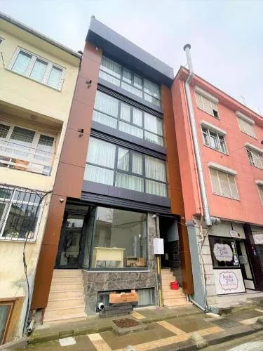 ZMF Pansiyon — Yüzme Havuzları, Üsküdar · fotoğraf 1