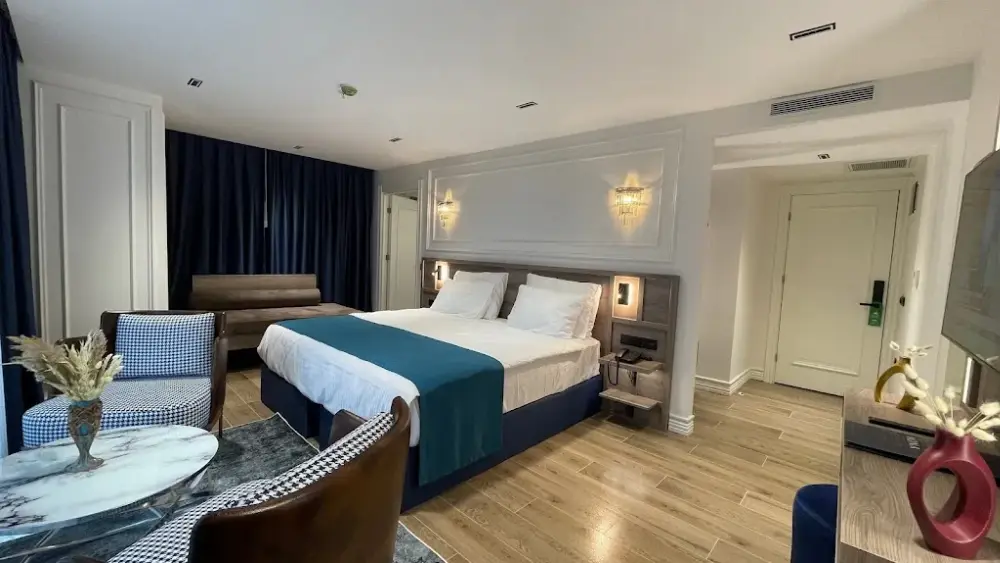 Mona Bosphorus Hotel — Yüzme Havuzları, Beşiktaş · fotoğraf 4