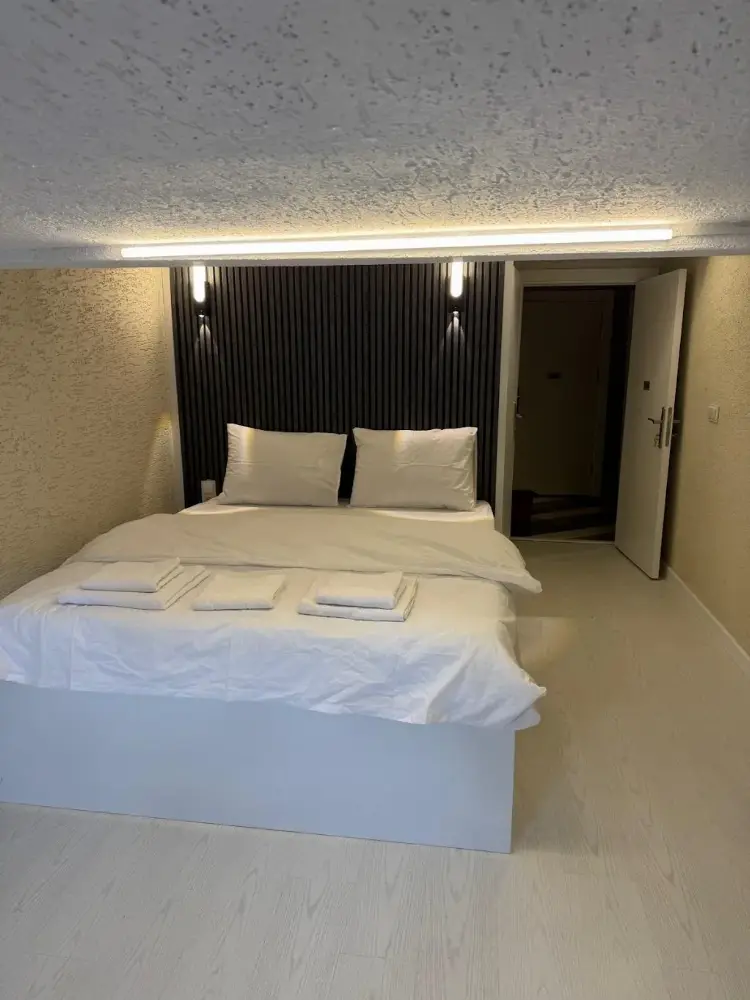Taç Hotel — Yüzme Havuzları, Beşiktaş · fotoğraf 2