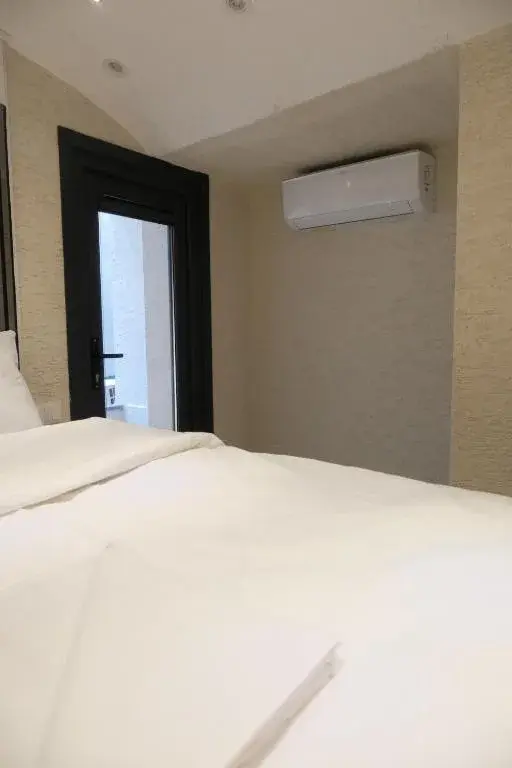 Taç Hotel — Yüzme Havuzları, Beşiktaş · fotoğraf 4