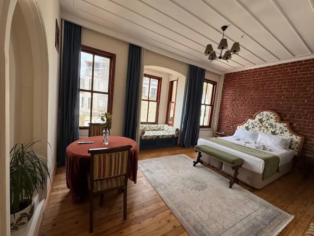 Levant Pension de Luxe — Yüzme Havuzları, Beşiktaş · fotoğraf 2