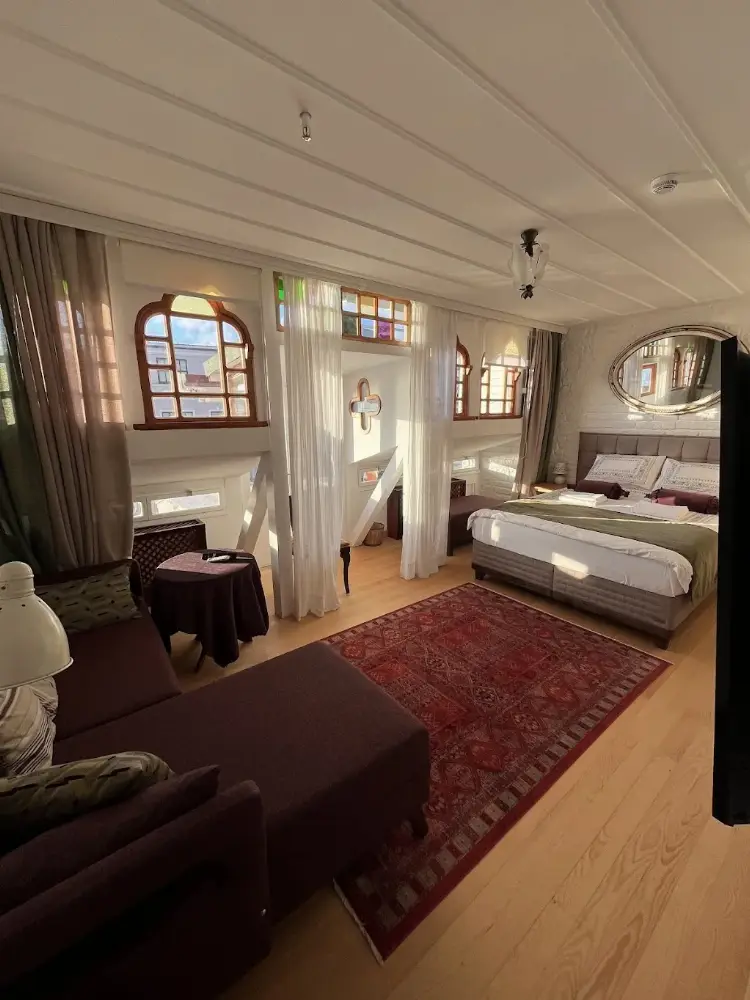Levant Pension de Luxe — Yüzme Havuzları, Beşiktaş · fotoğraf 4