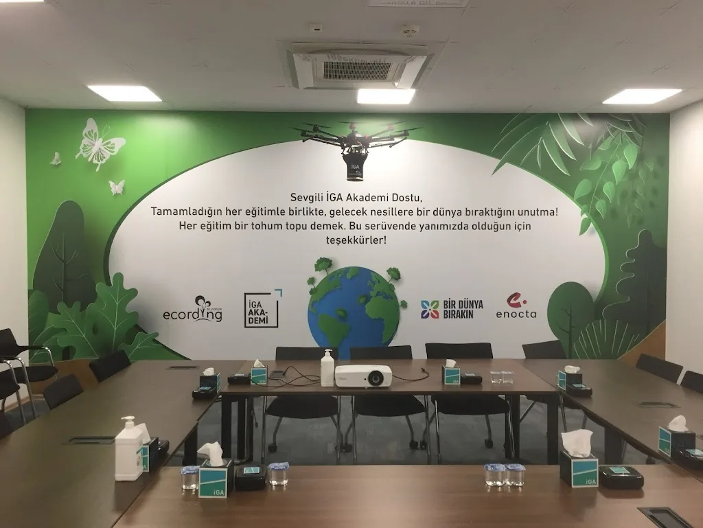 Nokta Reklam Dijital Baskı Merkezi | Cam Giydirme, Yapışkanlı Folyo Baskı, One Way Vision, Poster Baskı — Reklam Ajansları, Kağıthane · fotoğraf 1