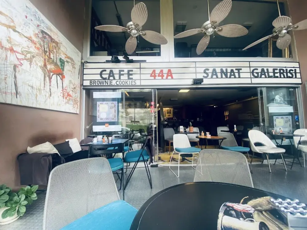 44A Sanat Galerisi & Cafe — Sergiler, Şişli · fotoğraf 3