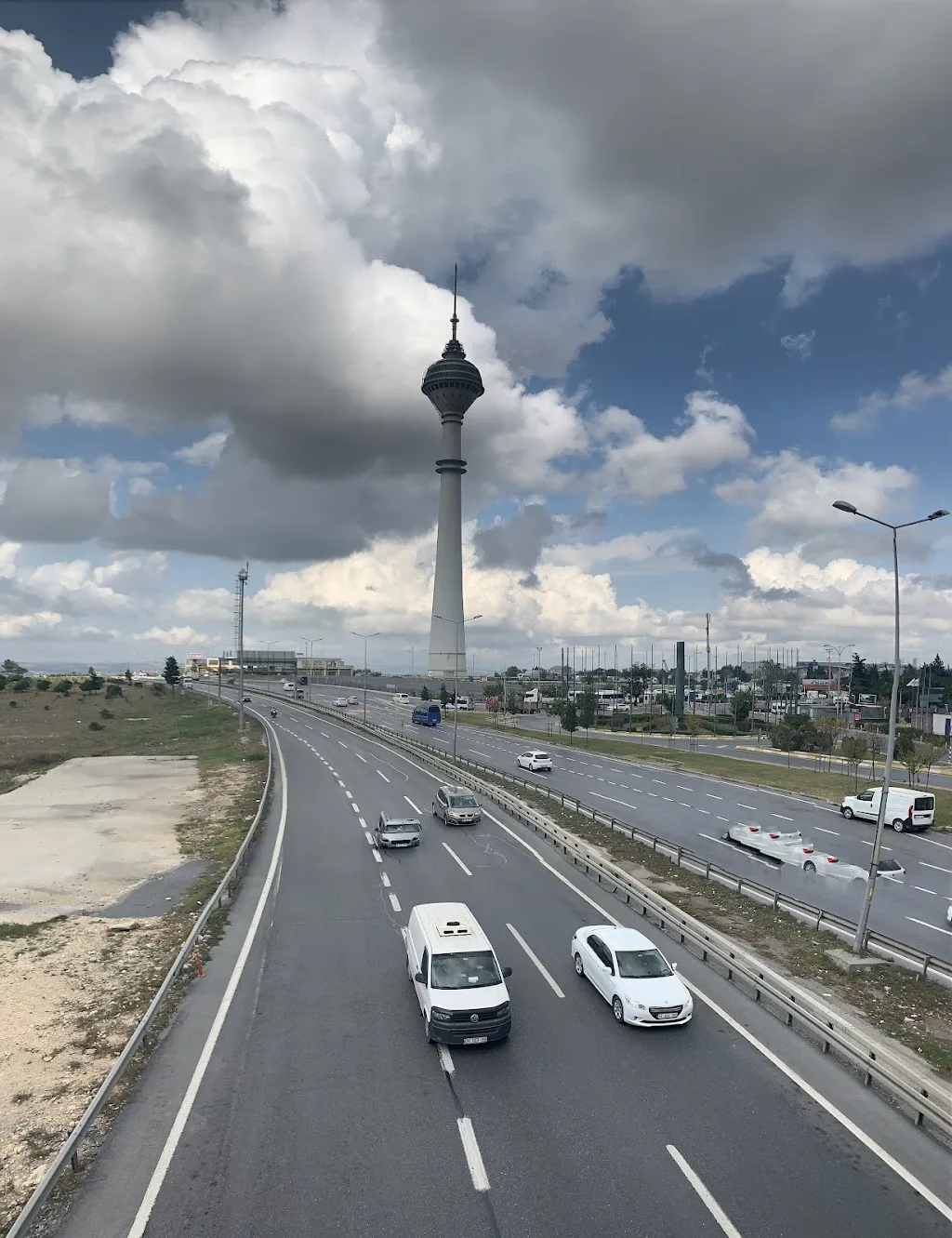 TÜYAP Fuar ve Kongre Merkezi — Sergiler, Büyükçekmece · fotoğraf 1