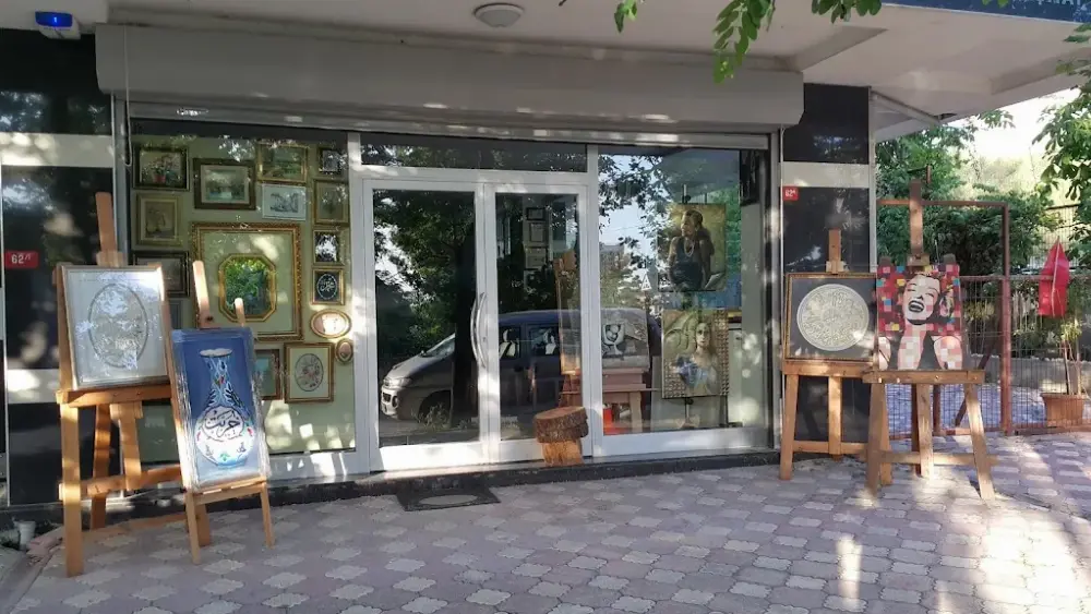 Çizgi Sanat Galerisi — Sergiler, Büyükçekmece · fotoğraf 2