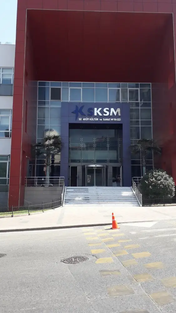 Küçükçekmece Belediyesi Sefaköy Kültür ve Sanat Merkezi — Sergiler, Küçükçekmece · fotoğraf 2