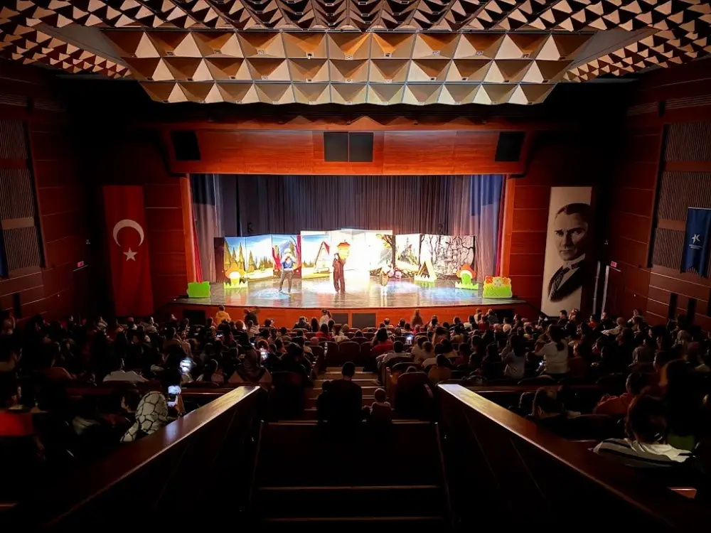 Küçükçekmece Belediyesi Sefaköy Kültür ve Sanat Merkezi — Sergiler, Küçükçekmece · fotoğraf 4