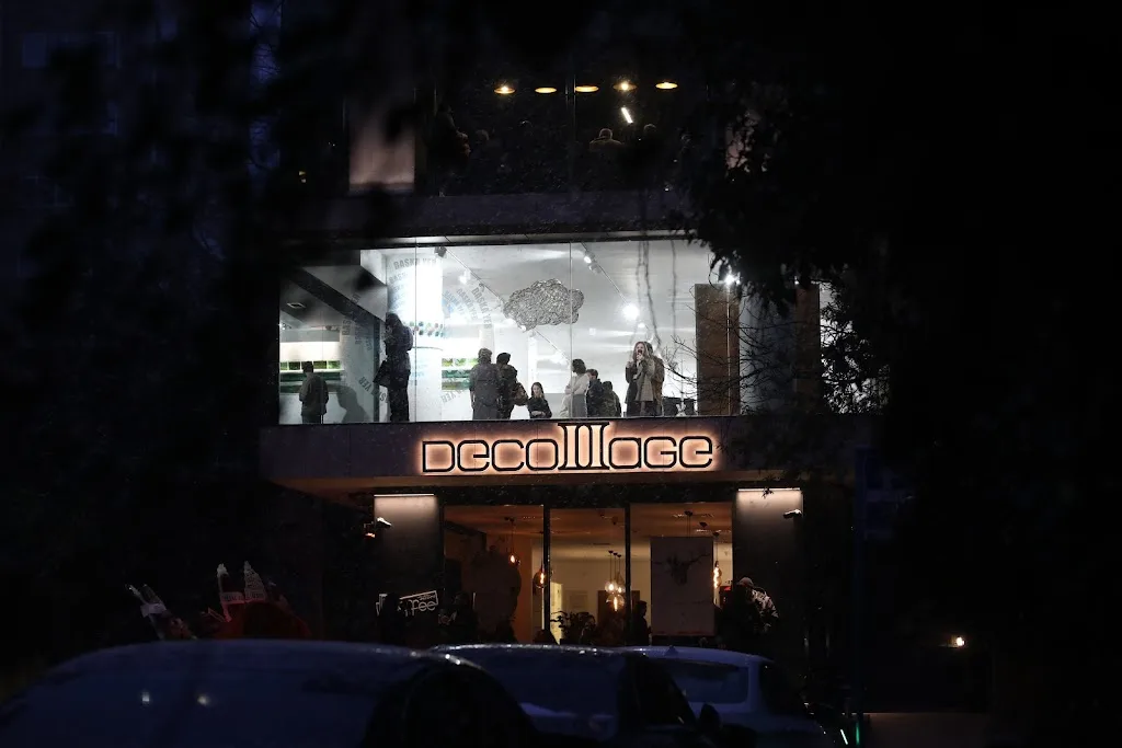 Decollage Art Space — Sergiler, Kadıköy · fotoğraf 1