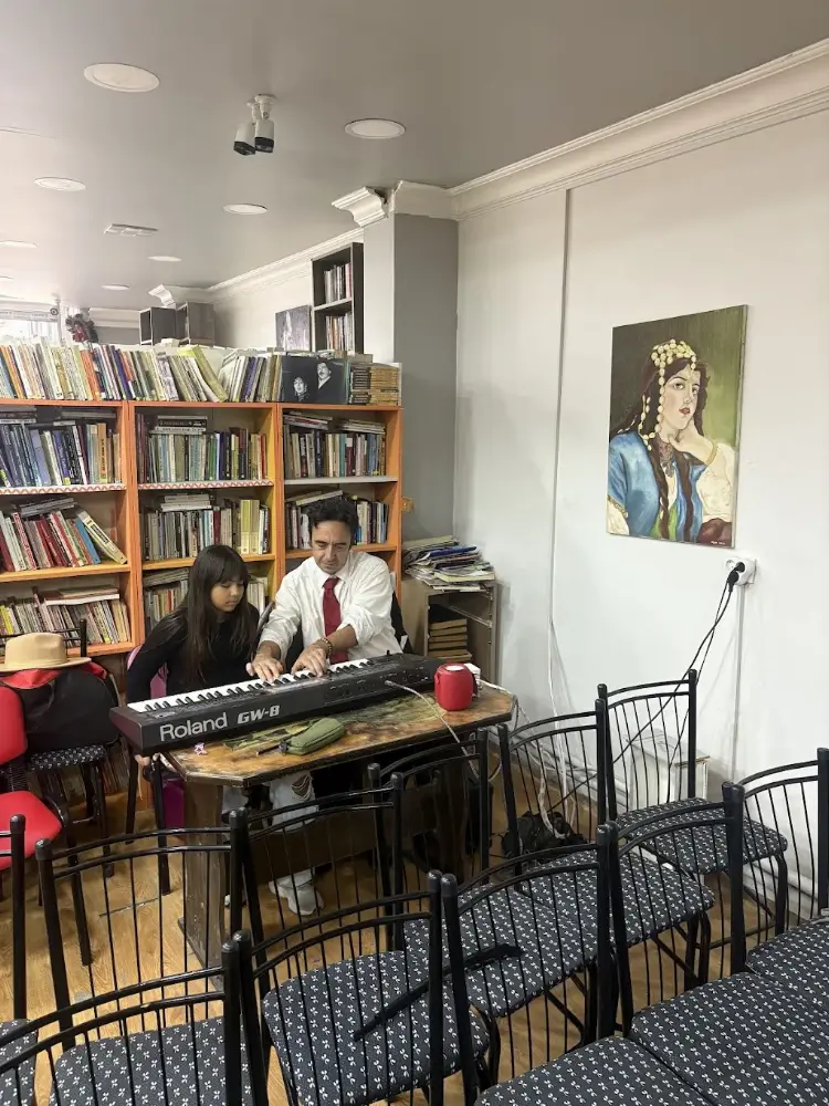 Çığlık Sanat Merkezi — Sergiler, Avcılar · fotoğraf 4