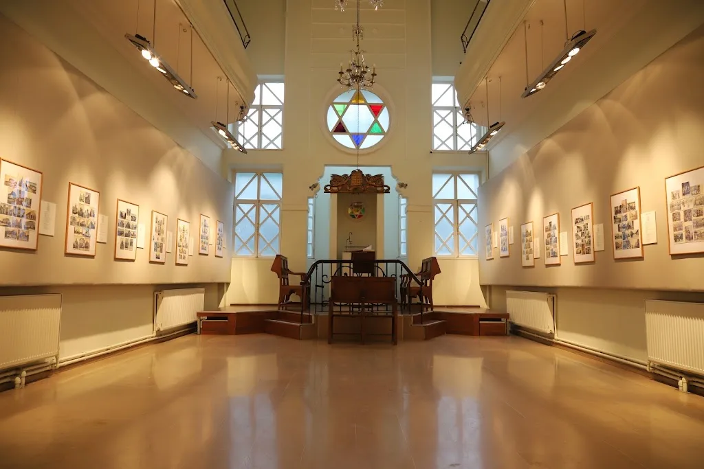 Schneidertempel Sanat Merkezi — Sergiler, Beyoğlu · fotoğraf 1