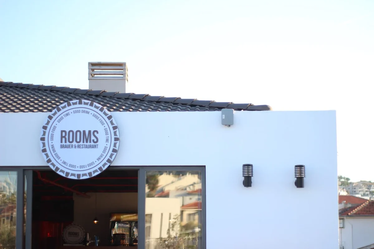 Rooms Cafe Restaurant Çeşme