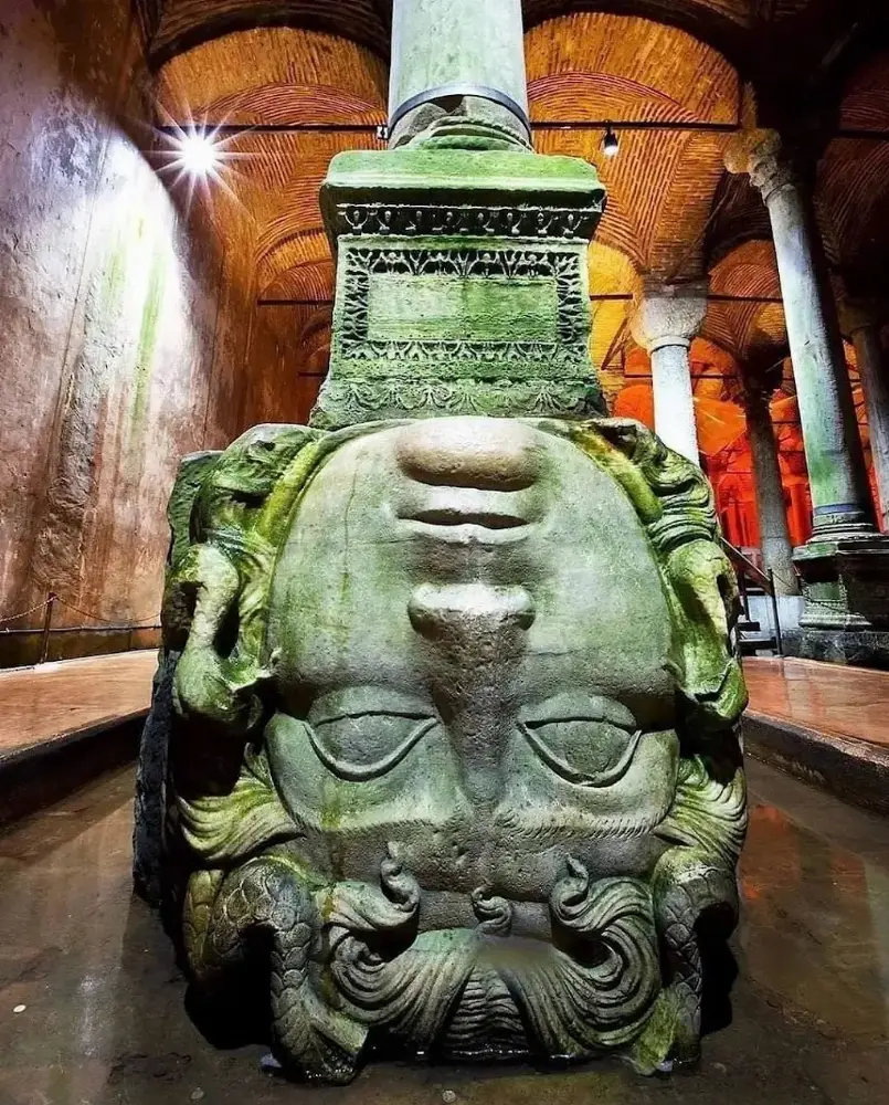 Yerebatan Sarnıcı — Sergiler, Fatih · fotoğraf 3