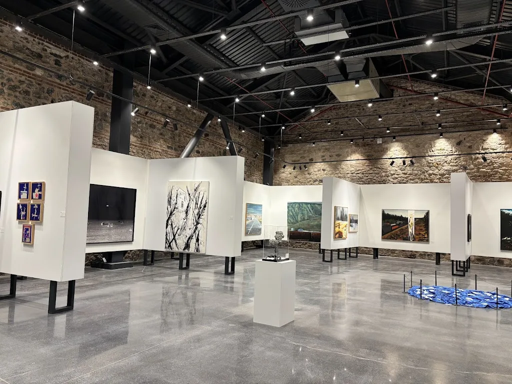 İstanbul Sanat (Haliç Tersanesi) — Sergiler, Beyoğlu · fotoğraf 1