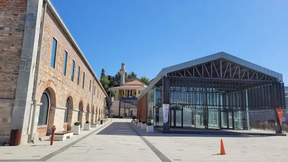 İstanbul Sanat (Haliç Tersanesi) — Sergiler, Beyoğlu · fotoğraf 2