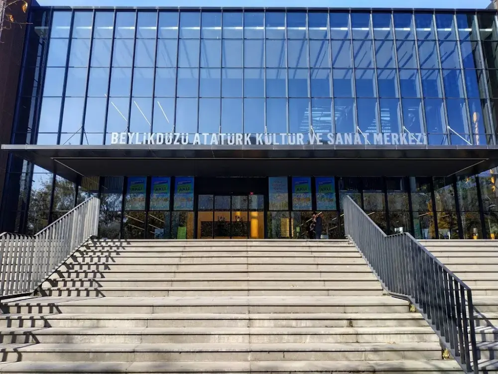 Beylikdüzü Atatürk Kültür ve Sanat Merkezi — Sergiler, Beylikdüzü · fotoğraf 4