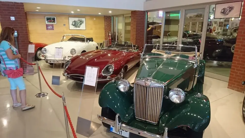 Ural Ataman Klasik Otomobil Müzesi — Sergiler, Sarıyer · fotoğraf 3