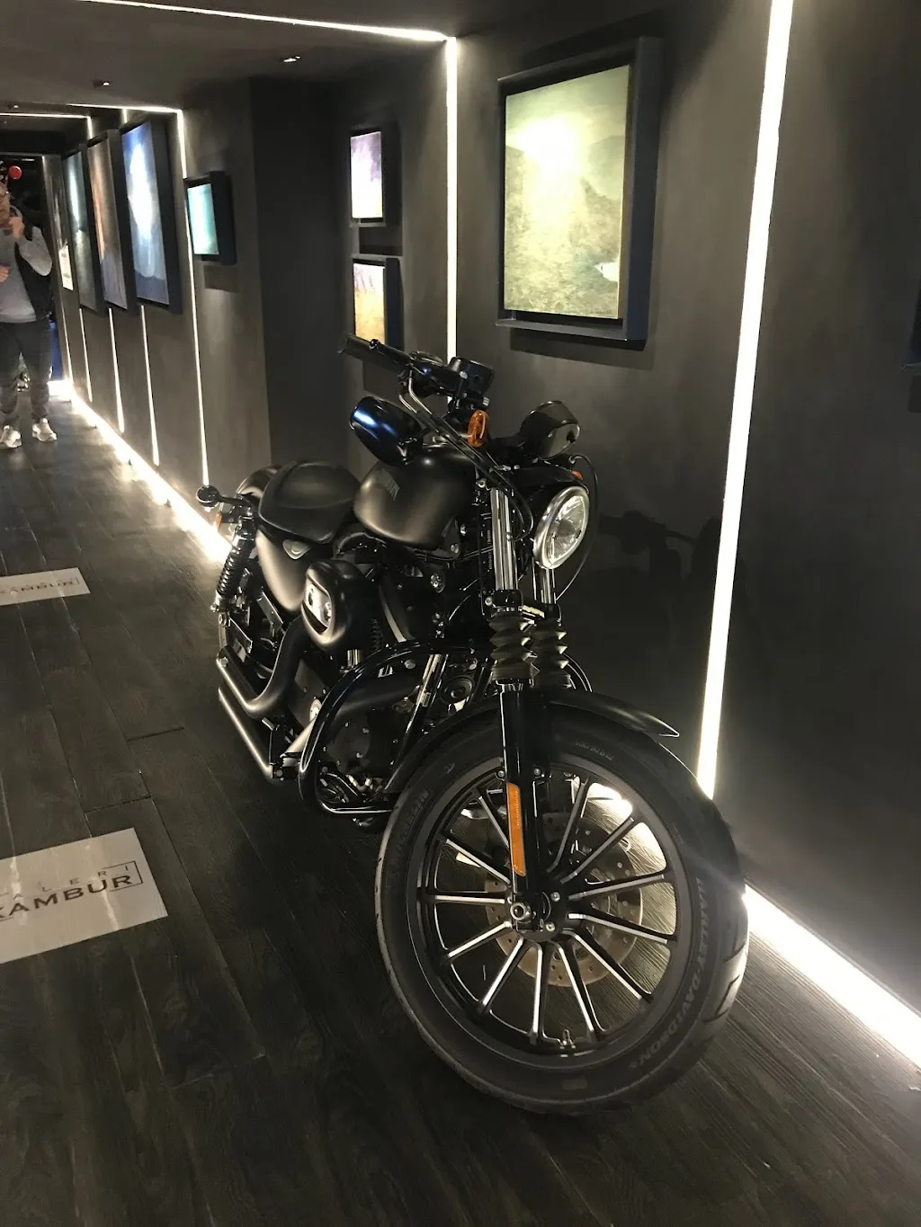 Galeri Kambur — Sergiler, Beşiktaş · fotoğraf 1