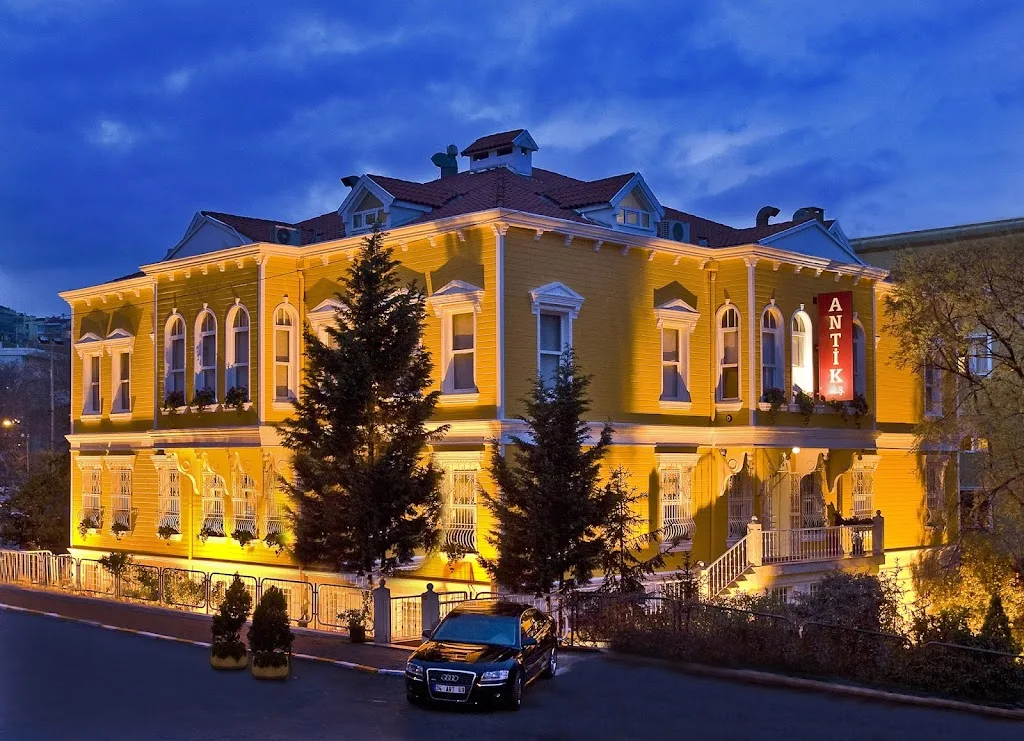 Artam Antik A.Ş. Müzayede — Sergiler, Beşiktaş · fotoğraf 1
