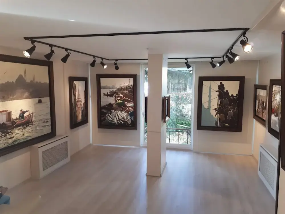 Galeri Idil — Sergiler, Beşiktaş · fotoğraf 3