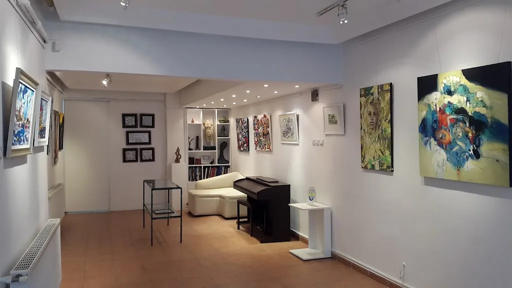 Bahariye Sanat İstanbul — Sergiler, Kadıköy · fotoğraf 1