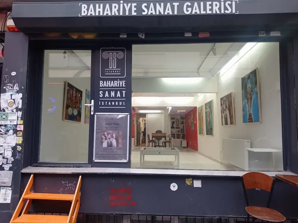 Bahariye Sanat İstanbul — Sergiler, Kadıköy · fotoğraf 2