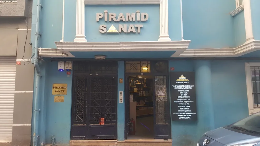 Piramid Sanat — Sergiler, Beyoğlu · fotoğraf 1