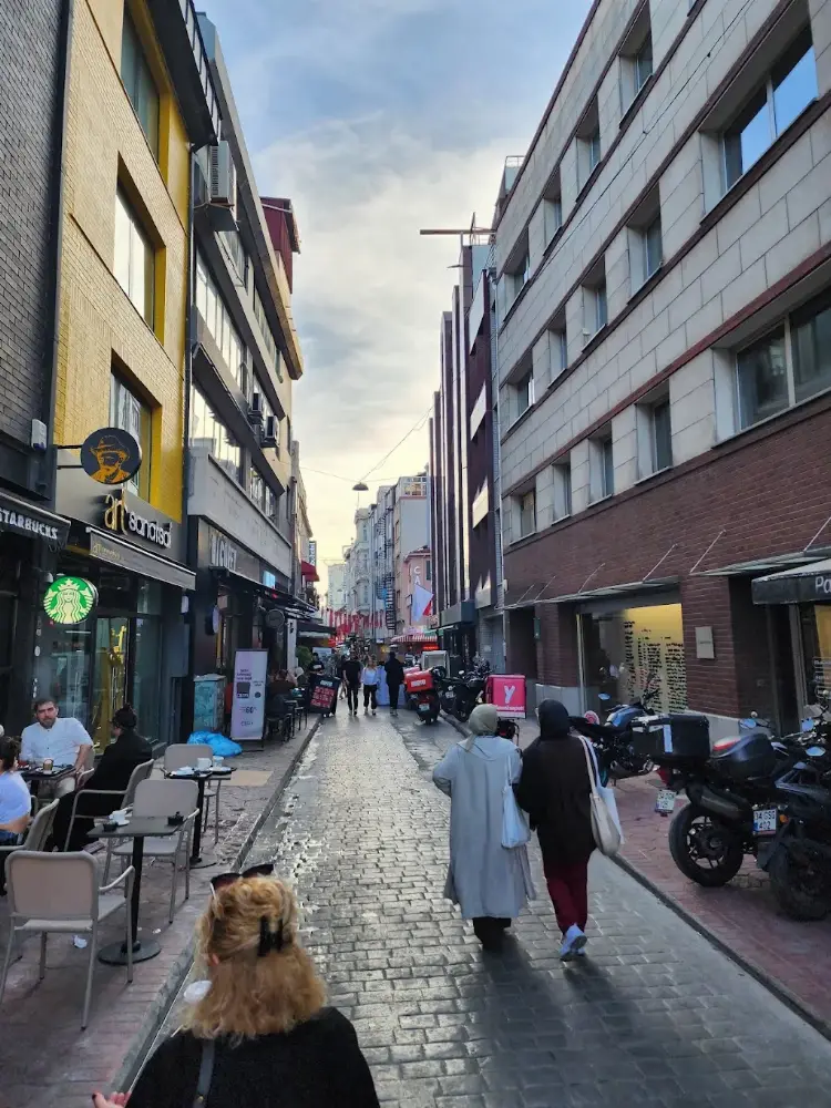 SANATORIUM Tophane — Sergiler, Beyoğlu · fotoğraf 4