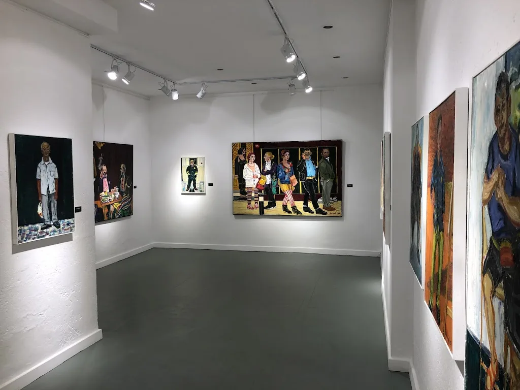 Akademililer Sanat Merkezi — Sergiler, Beyoğlu · fotoğraf 1